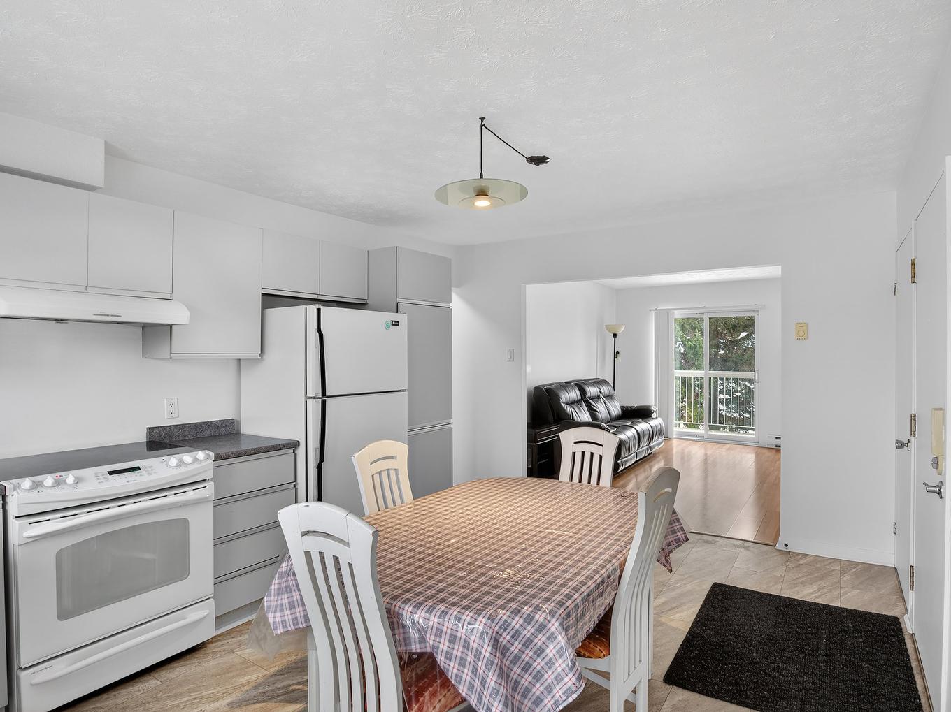 Cuisine - 6-94 Boul. De Bromont, Bromont, QC - Indoor Photo Showing Kitchen