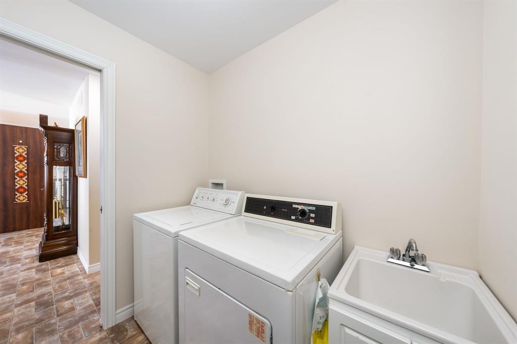 452-5600 Blackwell Sideroad, Sarnia, ON