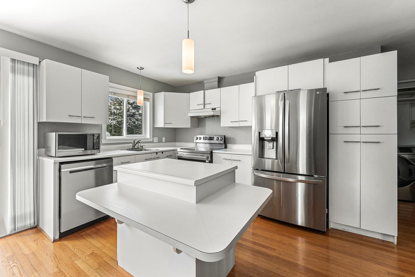 Cuisine - 170 Rue Balzac, Granby, QC - Indoor Photo Showing Kitchen