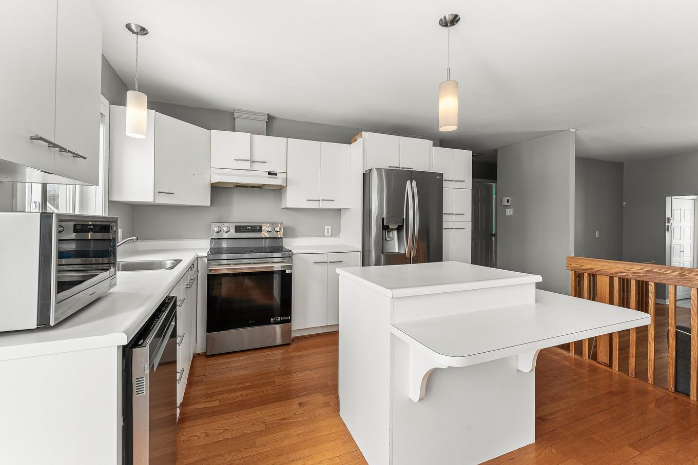 Cuisine - 170 Rue Balzac, Granby, QC - Indoor Photo Showing Kitchen With Upgraded Kitchen