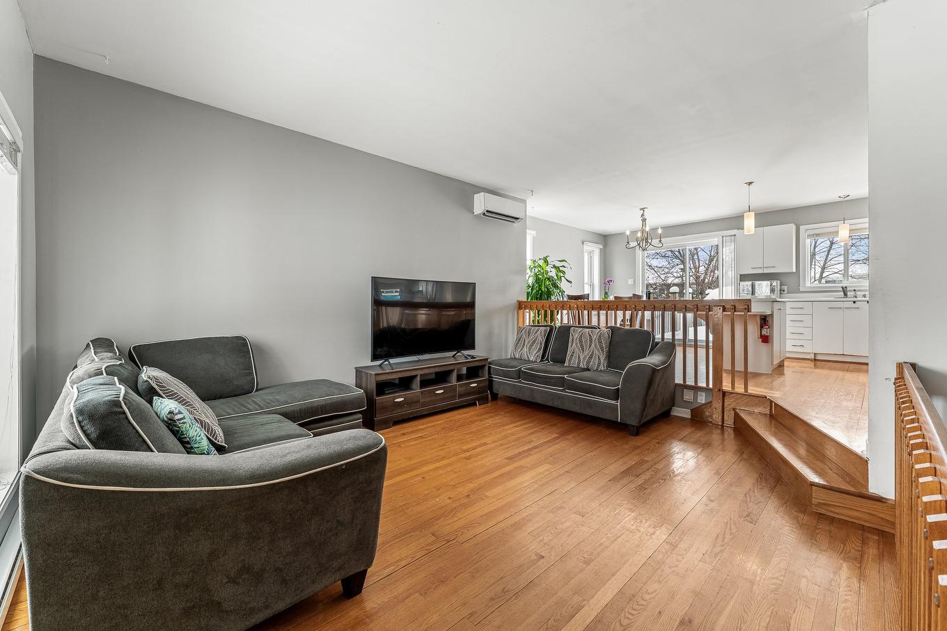 Salon - 170 Rue Balzac, Granby, QC - Indoor Photo Showing Living Room