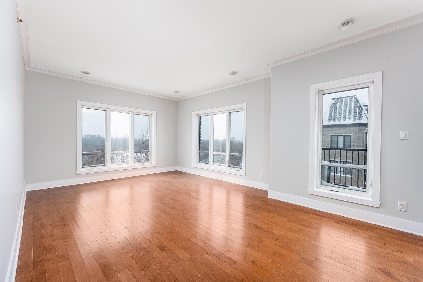 Living room - 405-2020 100E Avenue, Laval (Chomedey), QC - Indoor Photo Showing Other Room