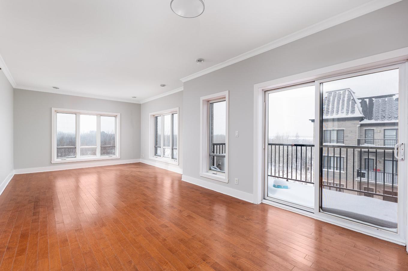 Living room - 405-2020 100E Avenue, Laval (Chomedey), QC - Indoor Photo Showing Other Room