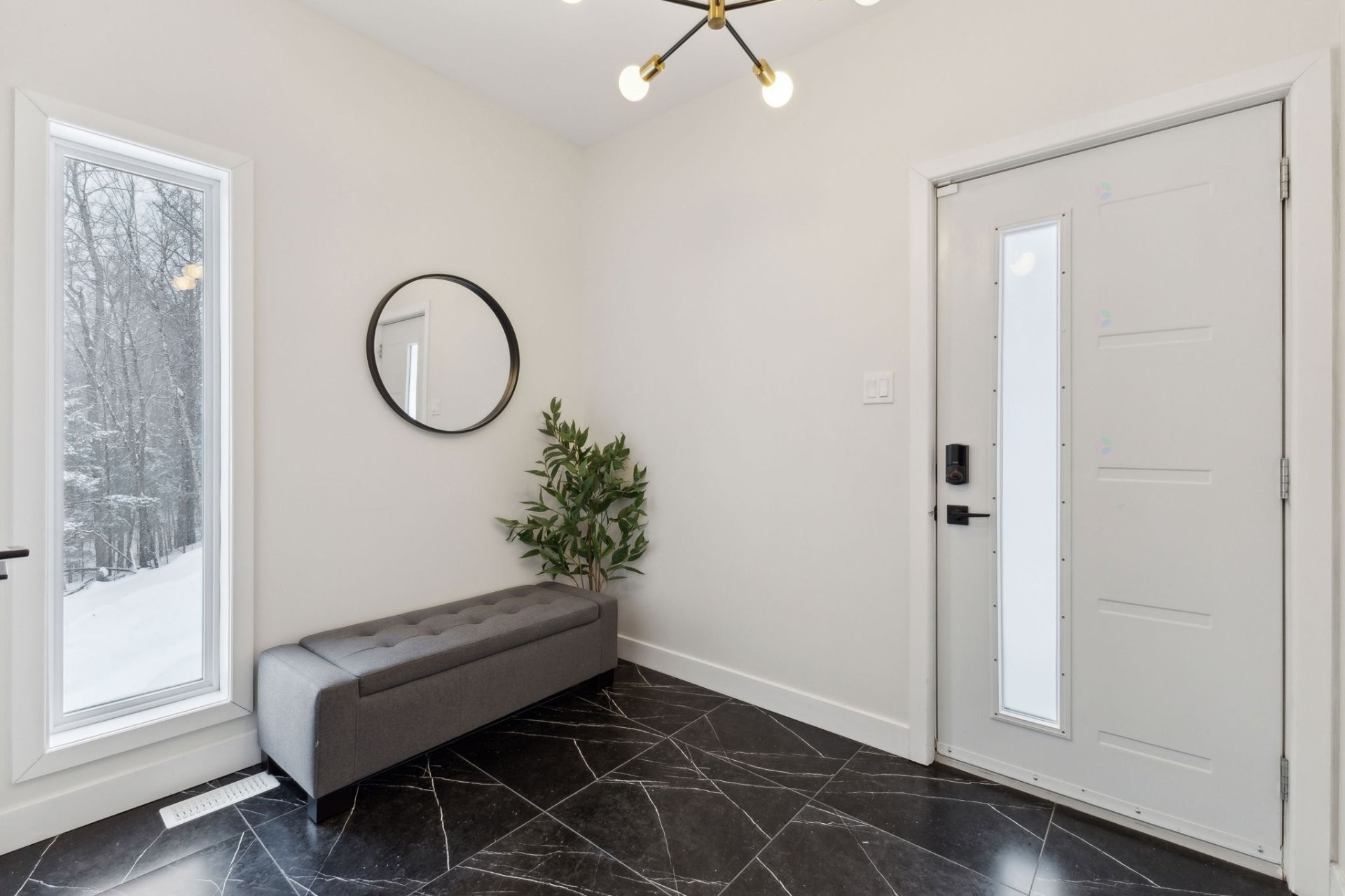 Hall d'entrée/Vestibule - 68 Ch. Réthier, Val-Des-Monts, QC - Indoor Photo Showing Other Room