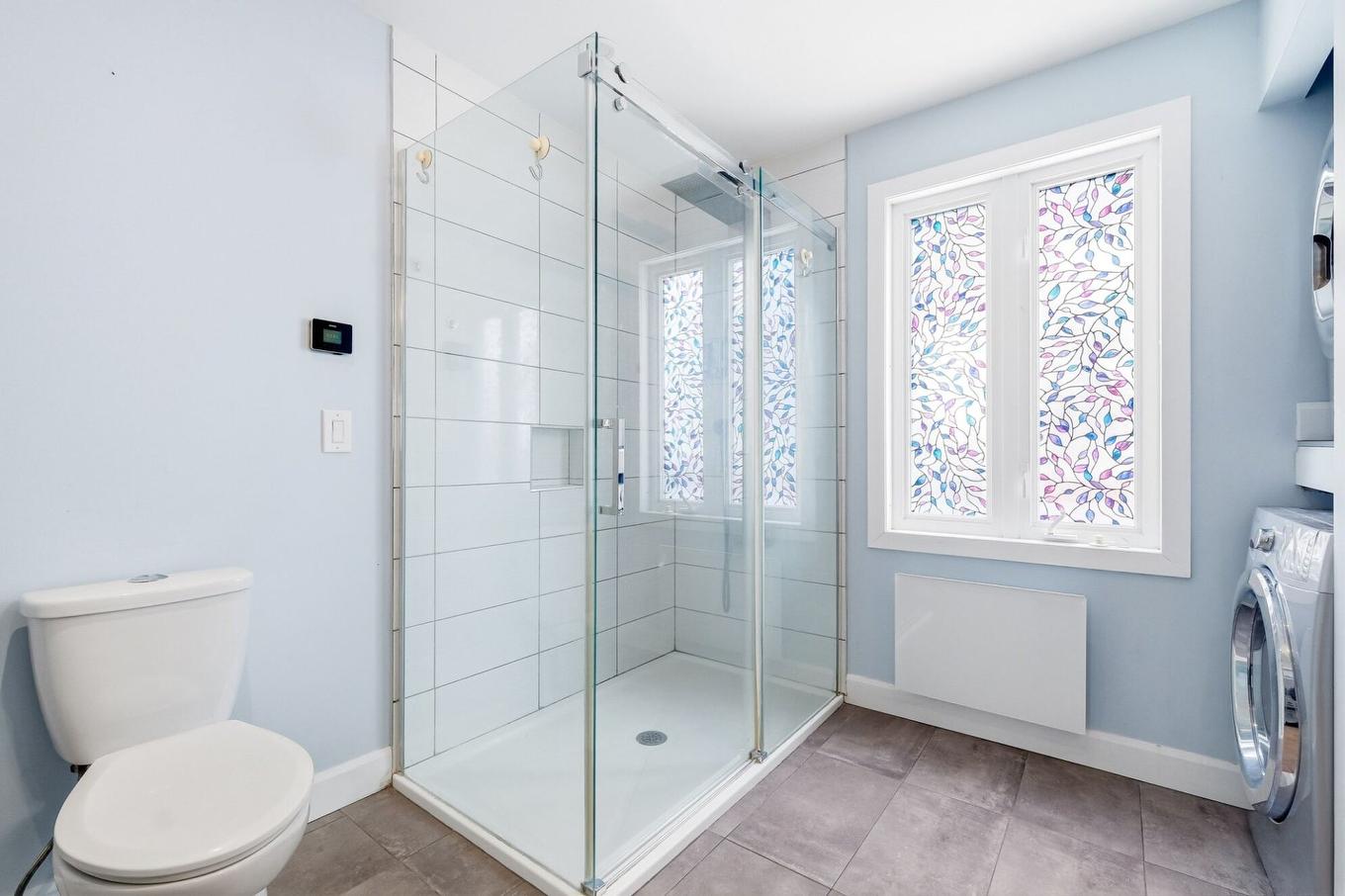 Bathroom - 1690 Rue Albert, Brossard, QC - Indoor Photo Showing Bathroom