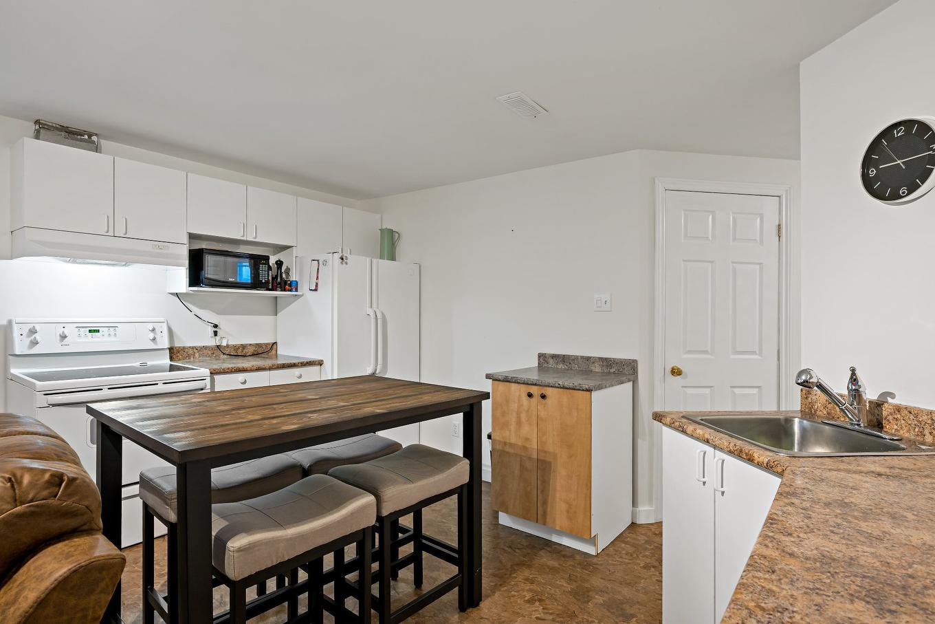 Logement - 945 Place Du Repos, Mont-Tremblant, QC - Indoor Photo Showing Kitchen