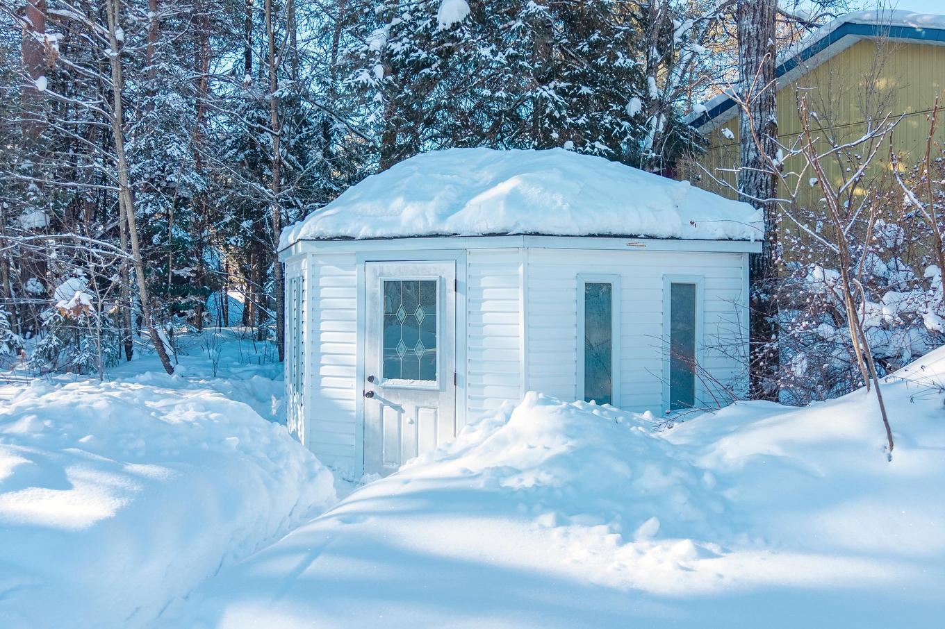 Remise - 945 Place Du Repos, Mont-Tremblant, QC - Outdoor