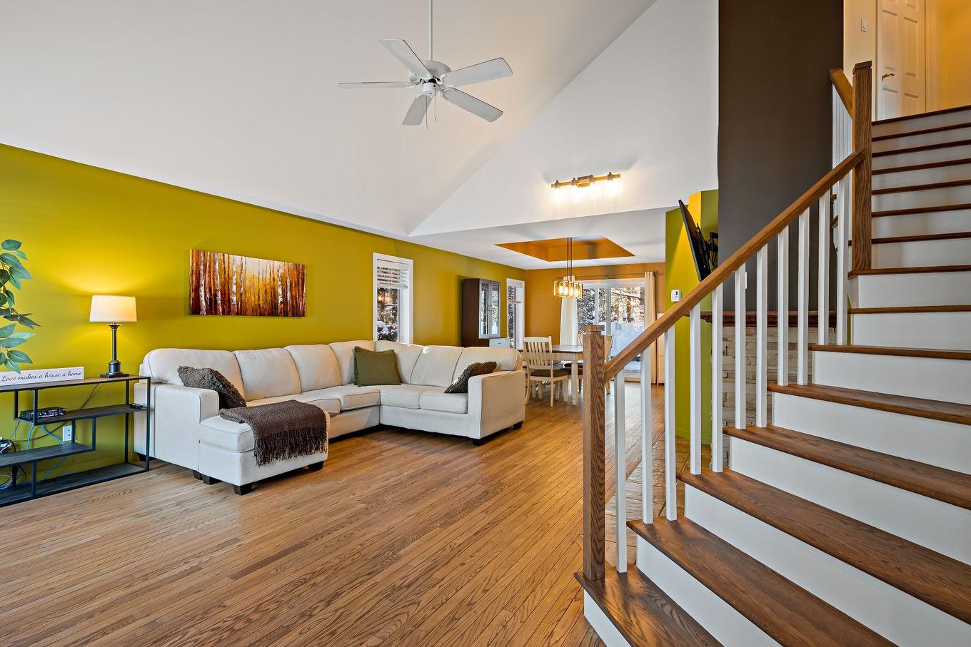 Salon - 945 Place Du Repos, Mont-Tremblant, QC - Indoor Photo Showing Other Room