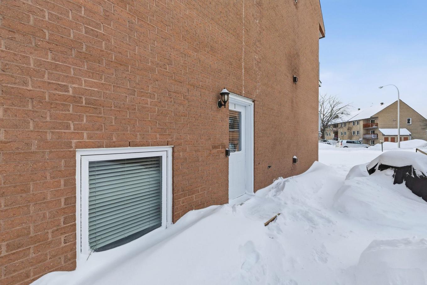 Exterior entrance - 1-11 Rue De La Falaise, Gatineau (Hull), QC - Outdoor With Exterior