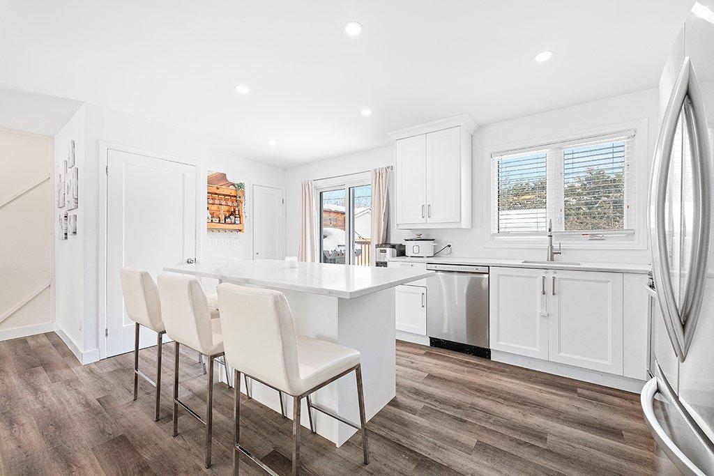Kitchen - 586 Rue Louis-Cousineau, Gatineau (Aylmer), QC - Indoor Photo Showing Kitchen With Upgraded Kitchen