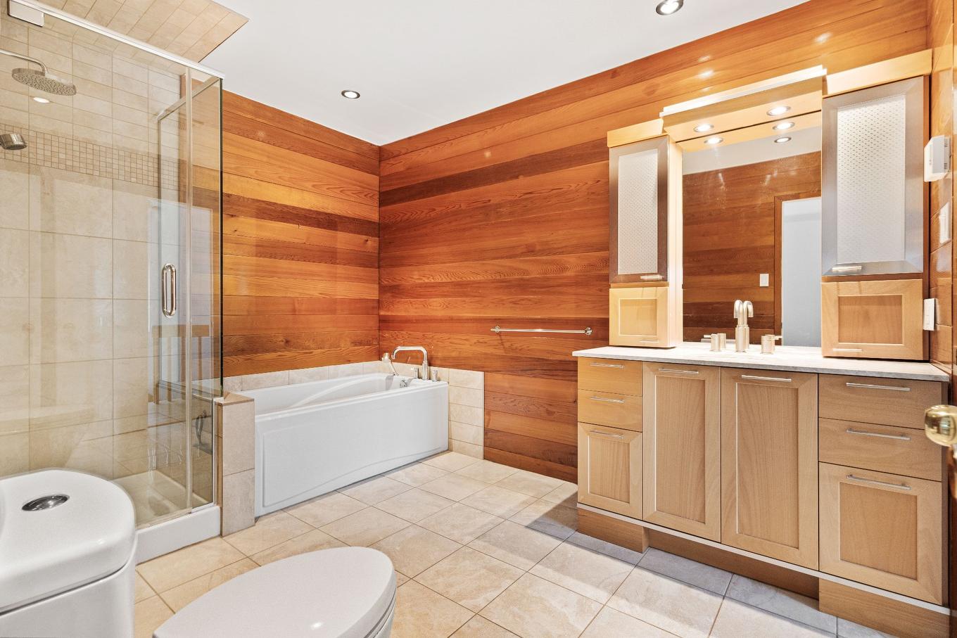 Bathroom - 4380 Rue Fafard, Laval (Chomedey), QC - Indoor Photo Showing Bathroom