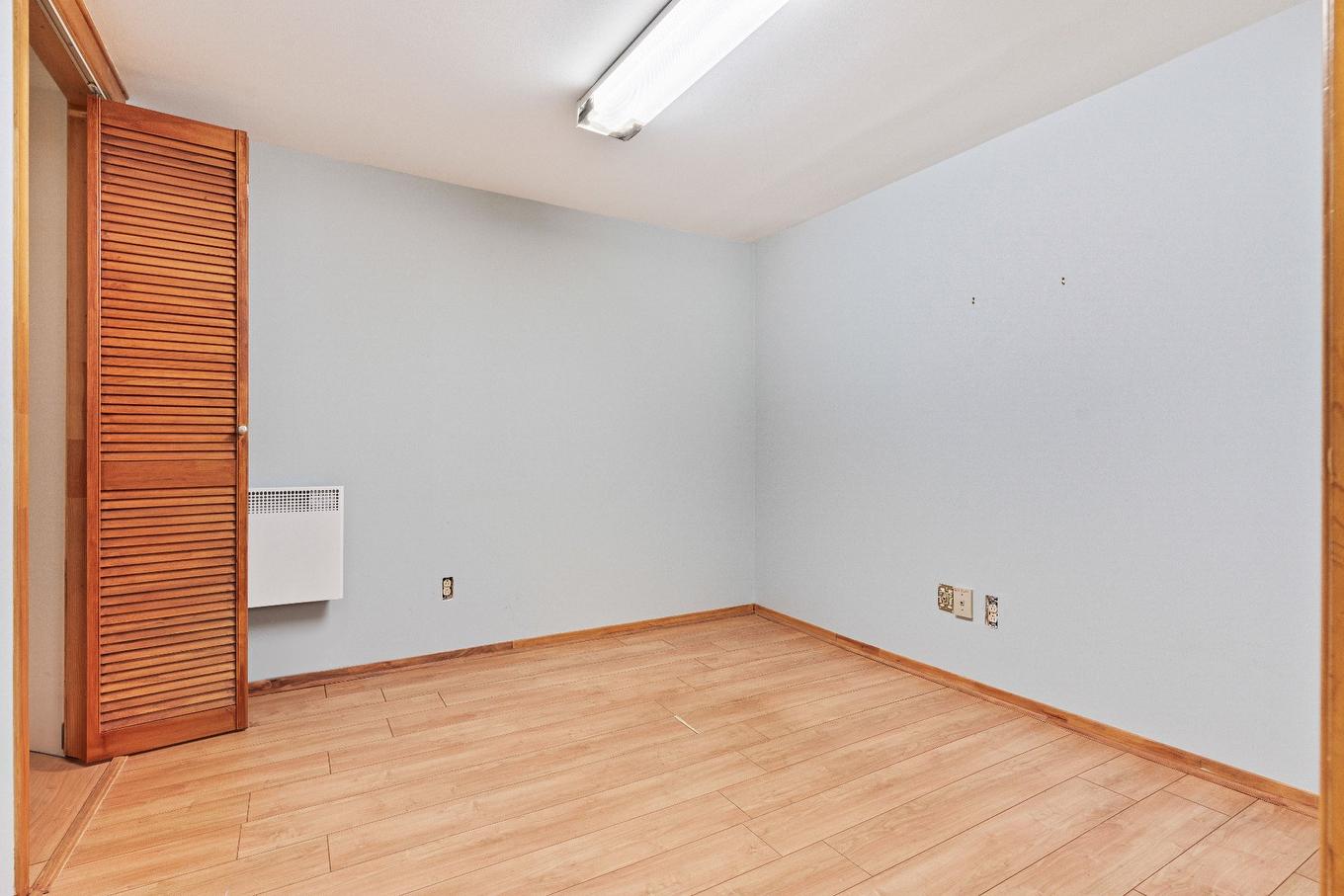 Office - 4380 Rue Fafard, Laval (Chomedey), QC - Indoor Photo Showing Other Room