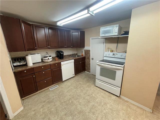 27 Inkster Blvd, Winnipeg, MB