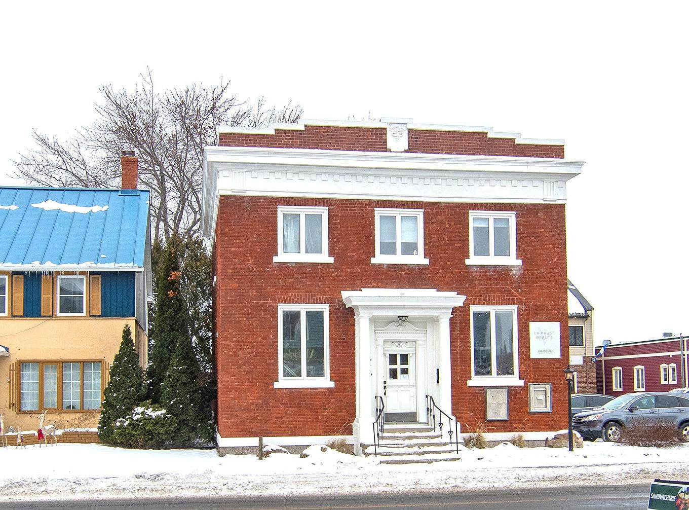 Frontage - 1715A Av. Bourgogne, Chambly, QC - Outdoor With Facade