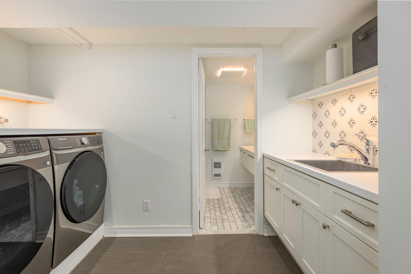 Laundry room - 4139 Av. Old Orchard, Montréal (Côte-Des-Neiges/Notre-Dame-De-Grâce), QC - Indoor Photo Showing Laundry Room