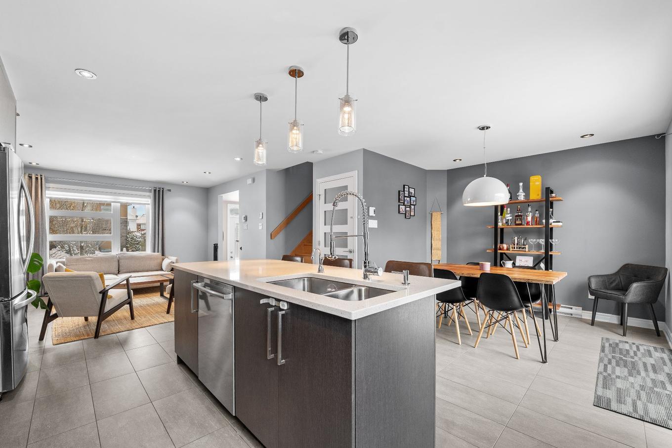 Cuisine - 1670 Rue Jean-Casgrain, Chambly, QC - Indoor Photo Showing Kitchen With Double Sink With Upgraded Kitchen