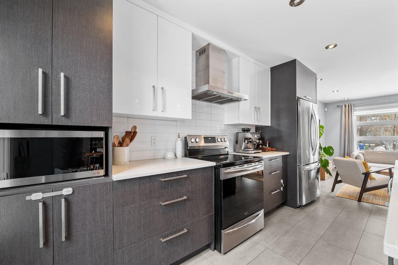 Cuisine - 1670 Rue Jean-Casgrain, Chambly, QC - Indoor Photo Showing Kitchen With Upgraded Kitchen