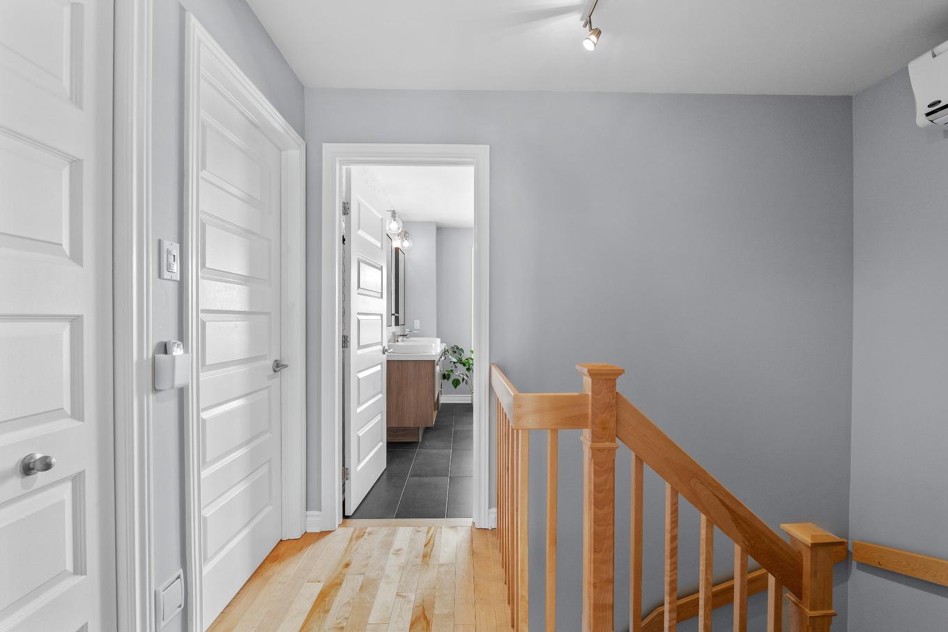 Corridor - 1670 Rue Jean-Casgrain, Chambly, QC - Indoor Photo Showing Other Room