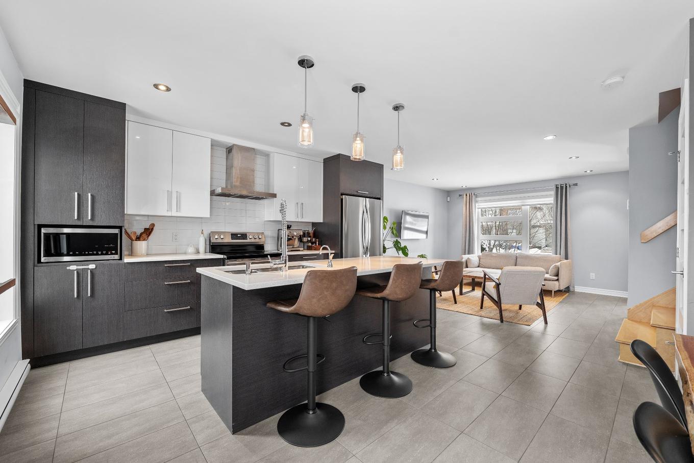 Cuisine - 1670 Rue Jean-Casgrain, Chambly, QC - Indoor Photo Showing Kitchen With Upgraded Kitchen
