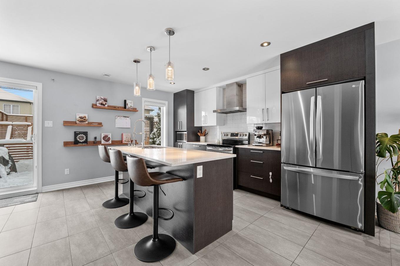 Cuisine - 1670 Rue Jean-Casgrain, Chambly, QC - Indoor Photo Showing Kitchen With Upgraded Kitchen