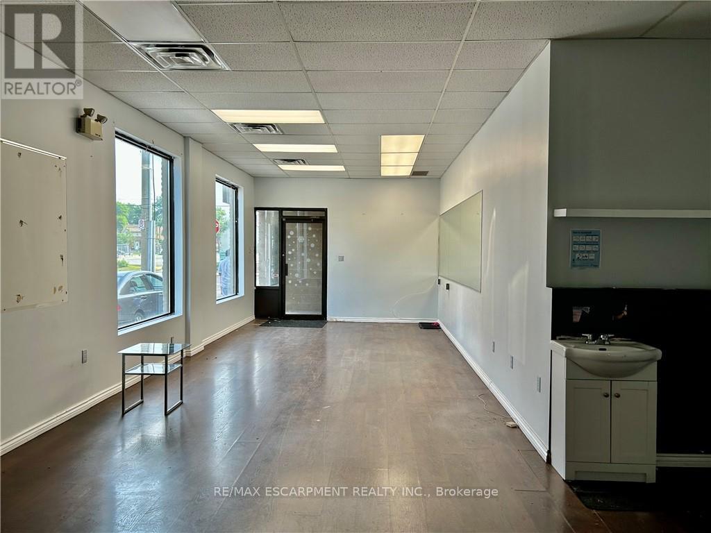 707 Barton Street E, Hamilton, ON