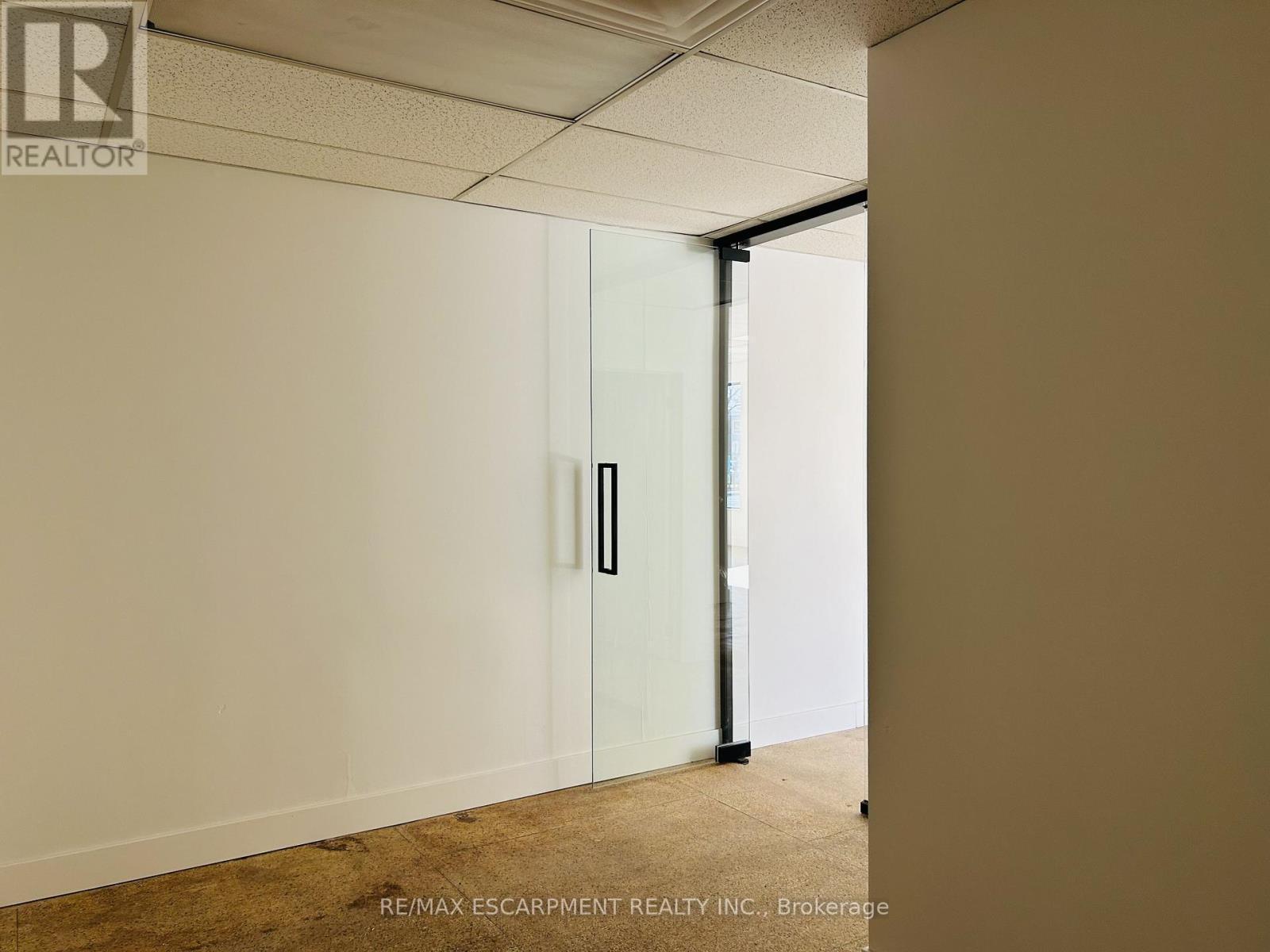 707 Barton Street E, Hamilton, ON