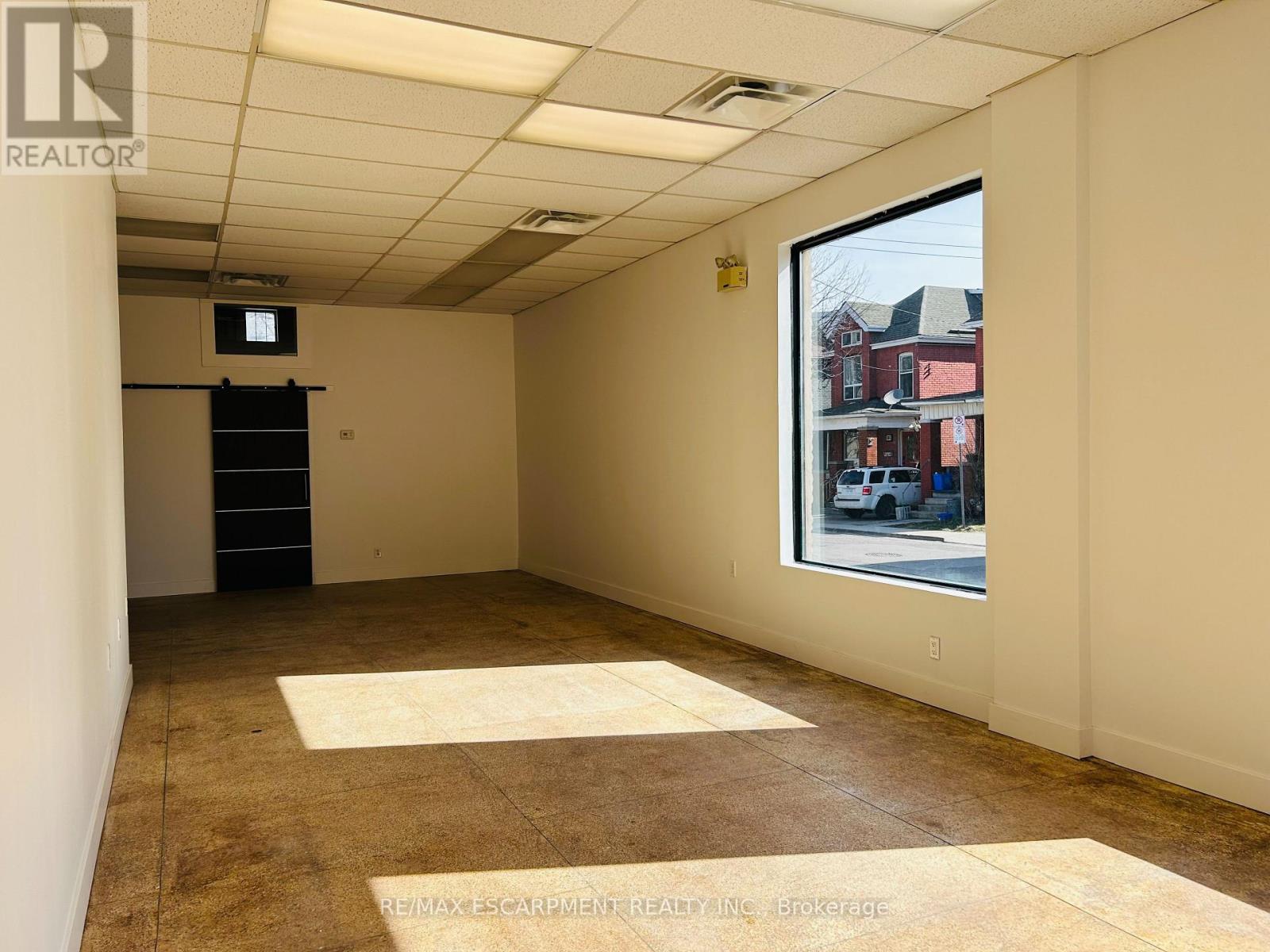 707 Barton Street E, Hamilton, ON