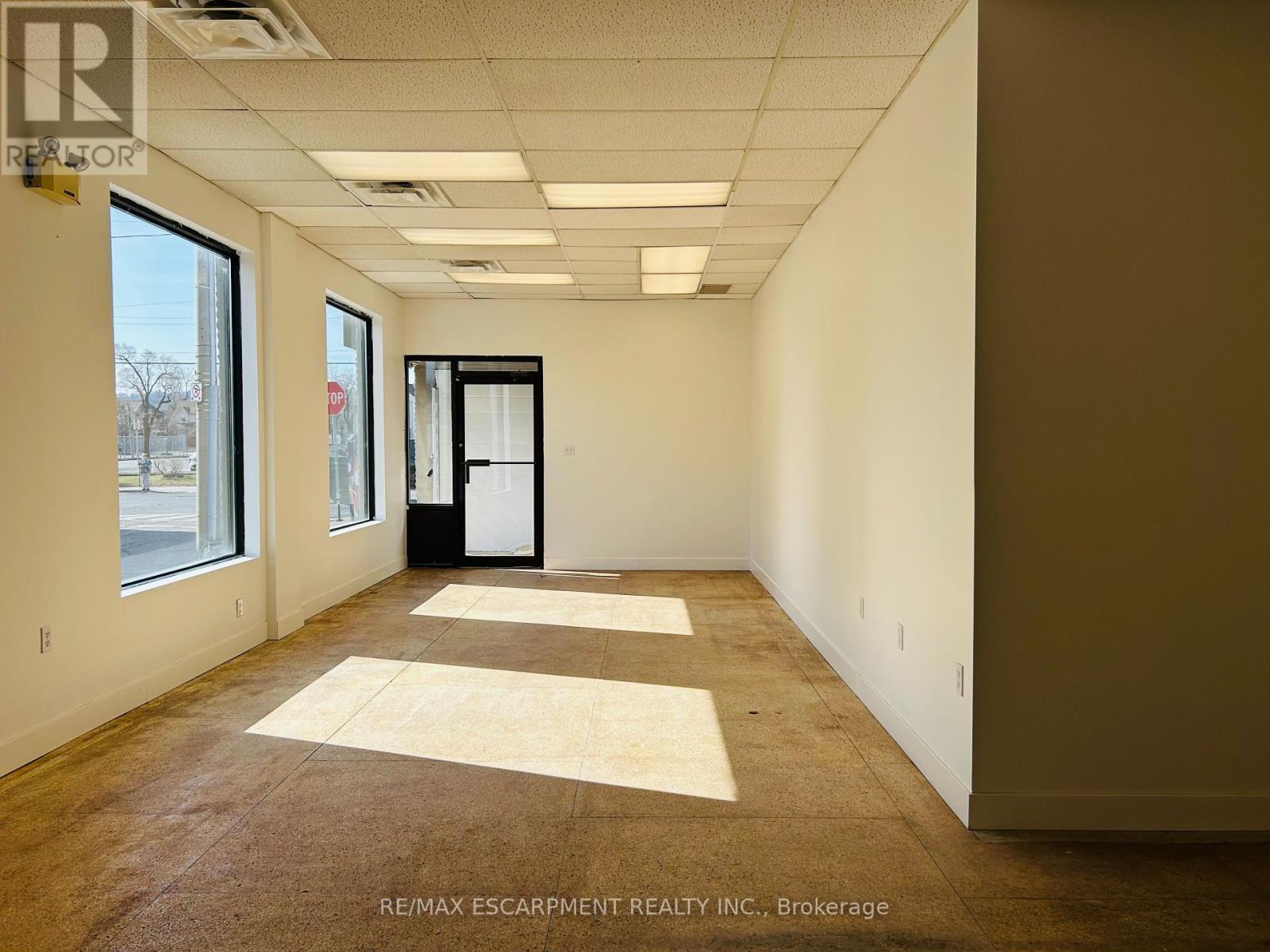 707 Barton Street E, Hamilton, ON