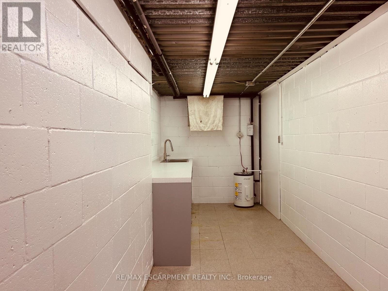 707 Barton Street E, Hamilton, ON