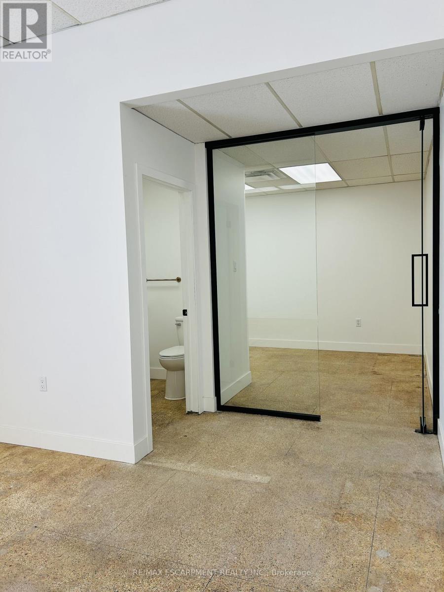 707 Barton Street E, Hamilton, ON