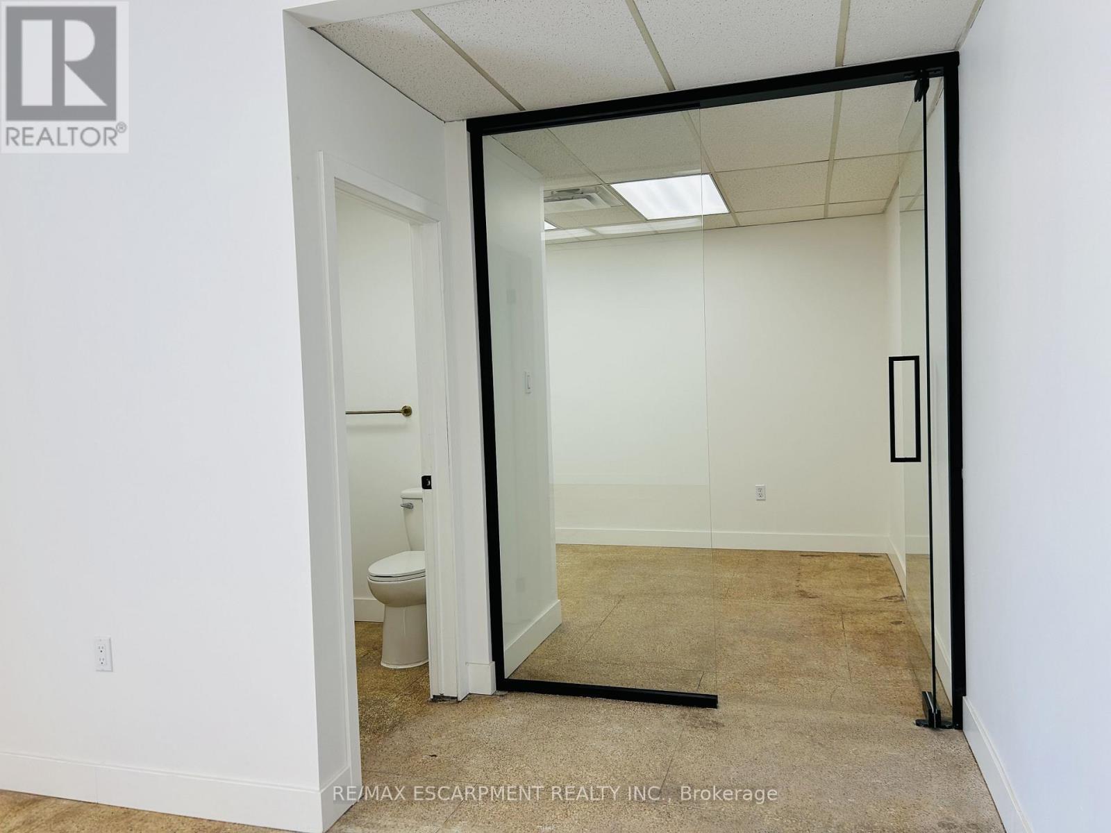 707 Barton Street E, Hamilton, ON