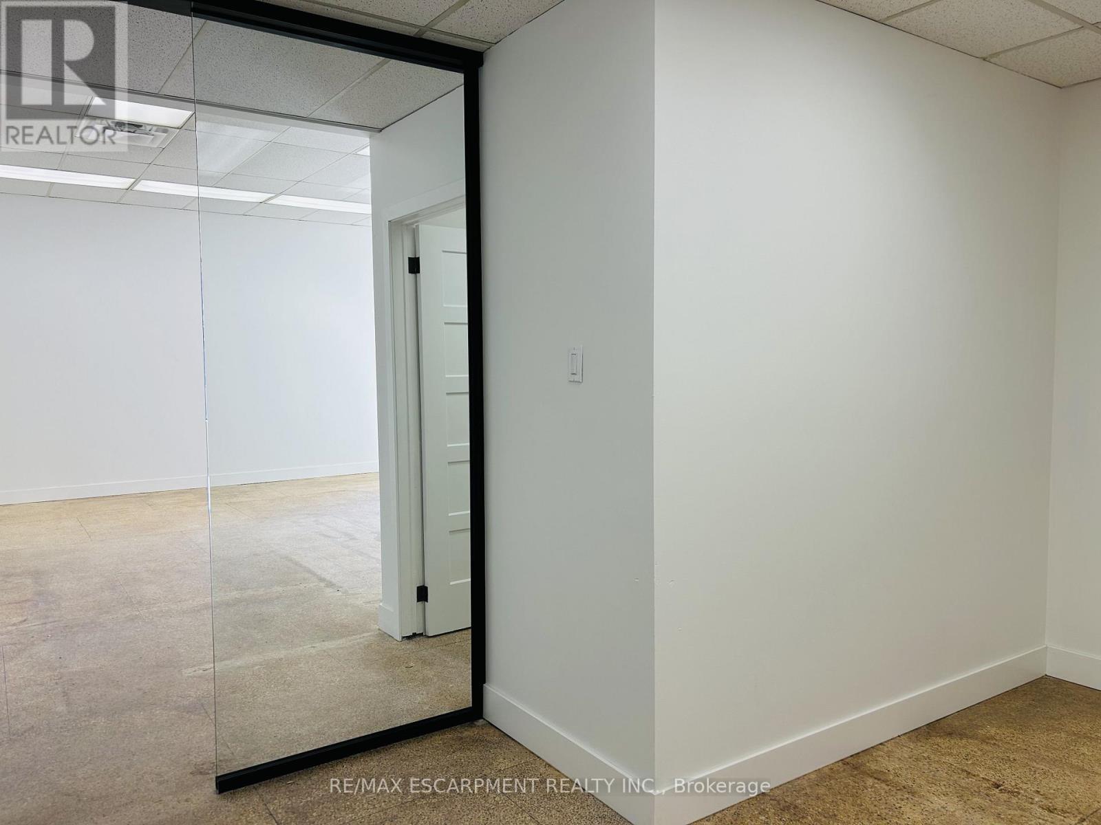 707 Barton Street E, Hamilton, ON