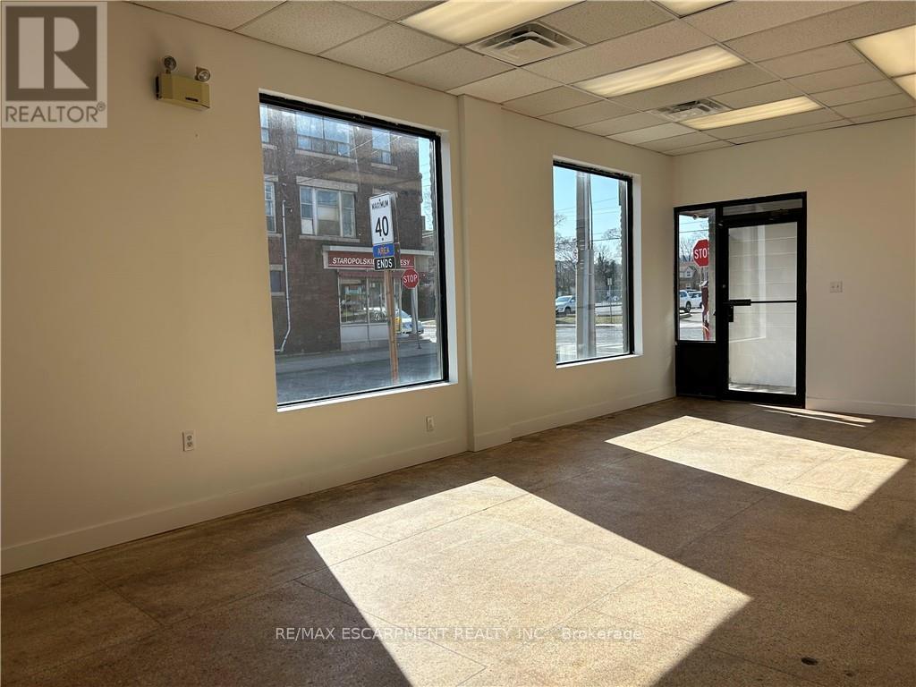 707 Barton Street E, Hamilton, ON