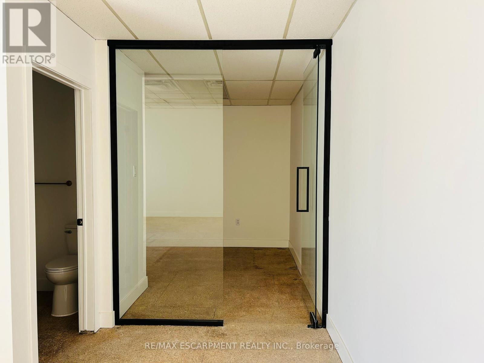 707 Barton Street E, Hamilton, ON