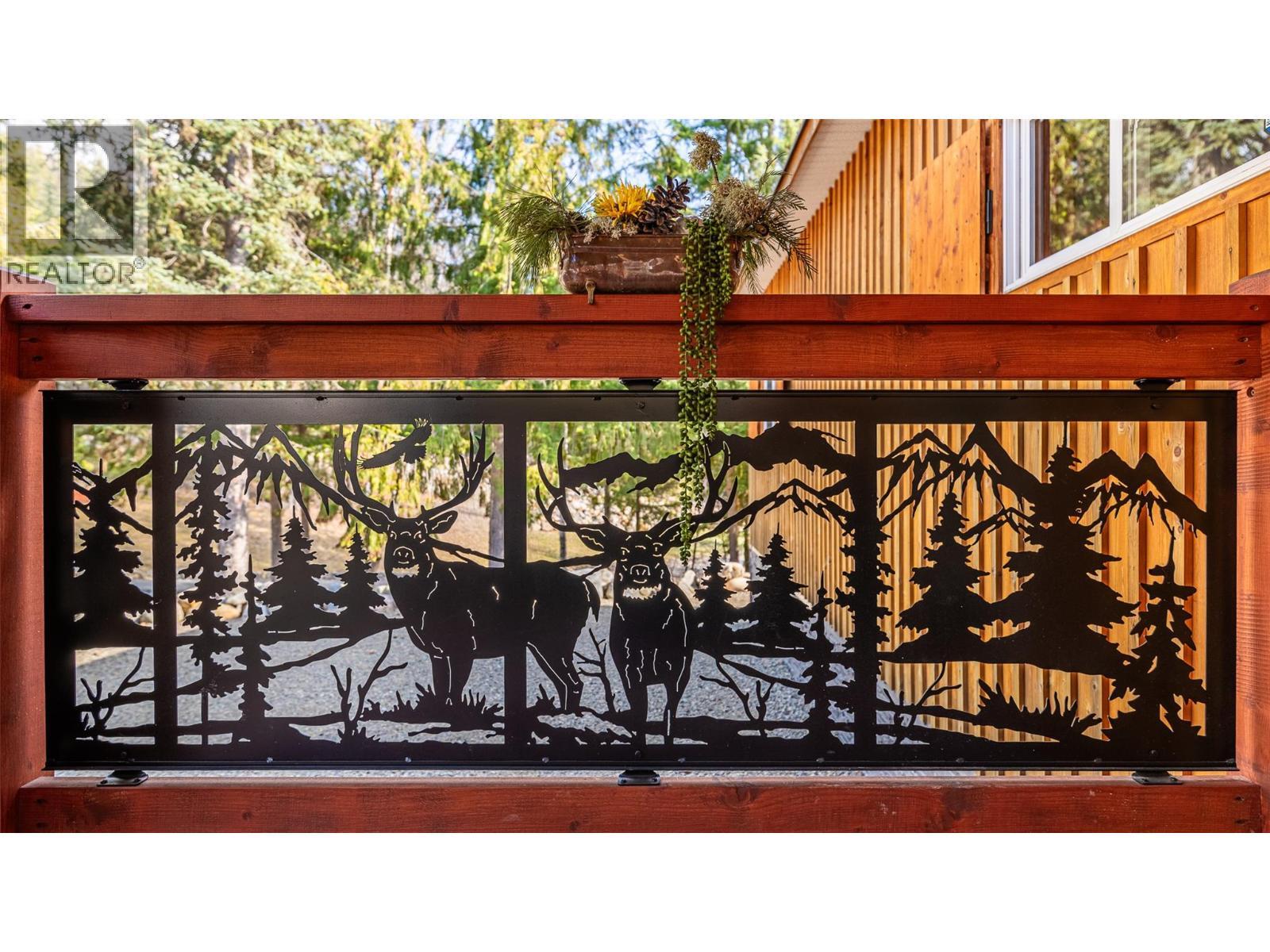 7470 3 Highway, Kitchener, BC - Outdoor