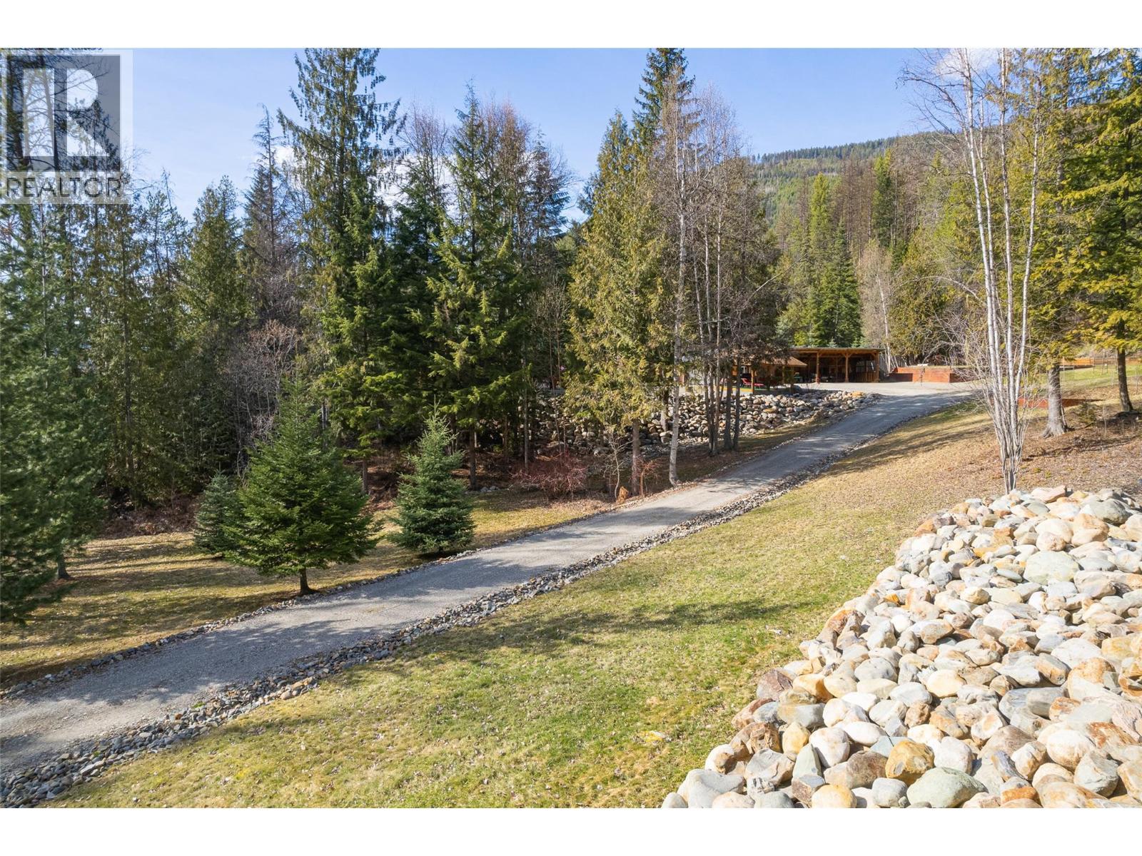 7470 3 Highway, Kitchener, BC - Outdoor With View