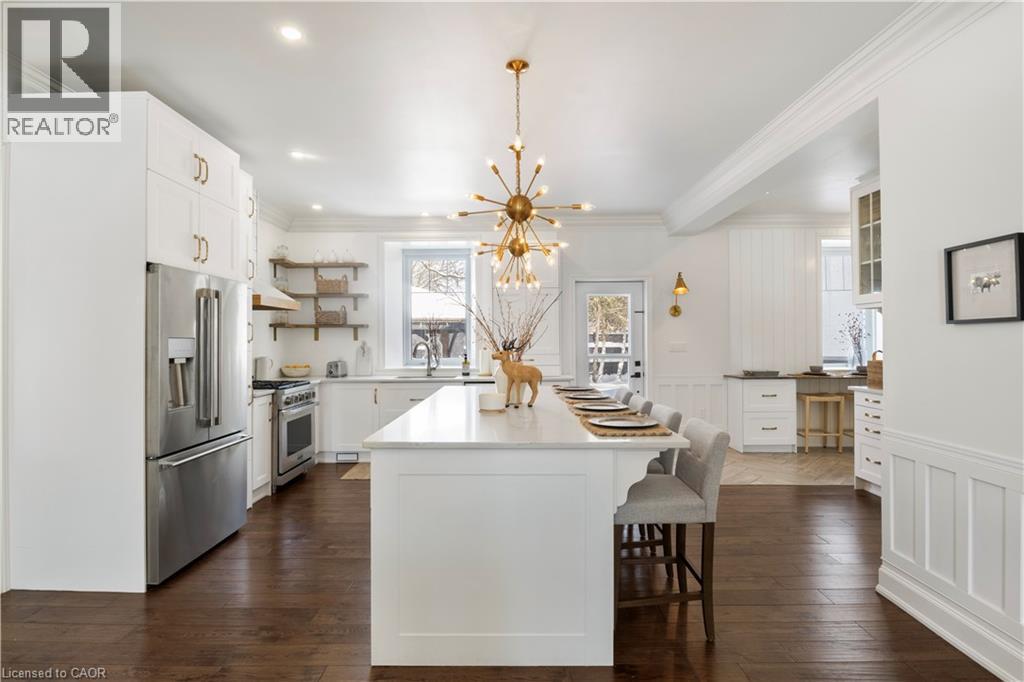320 Whitmore Drive, Waterloo, ON - Indoor Photo Showing Kitchen With Upgraded Kitchen