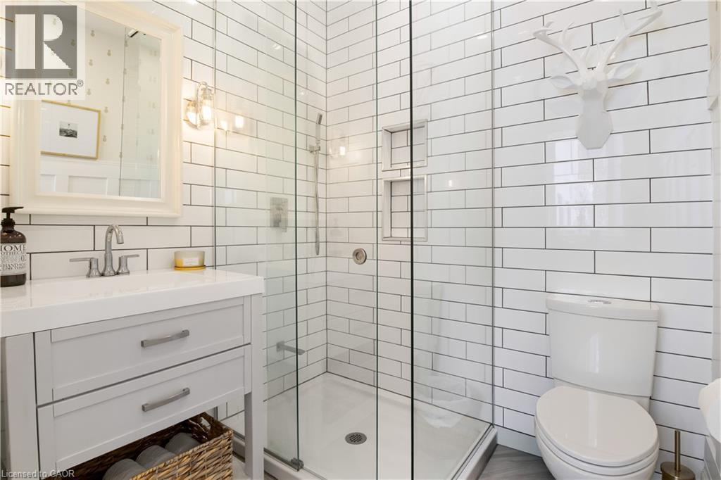 320 Whitmore Drive, Waterloo, ON - Indoor Photo Showing Bathroom