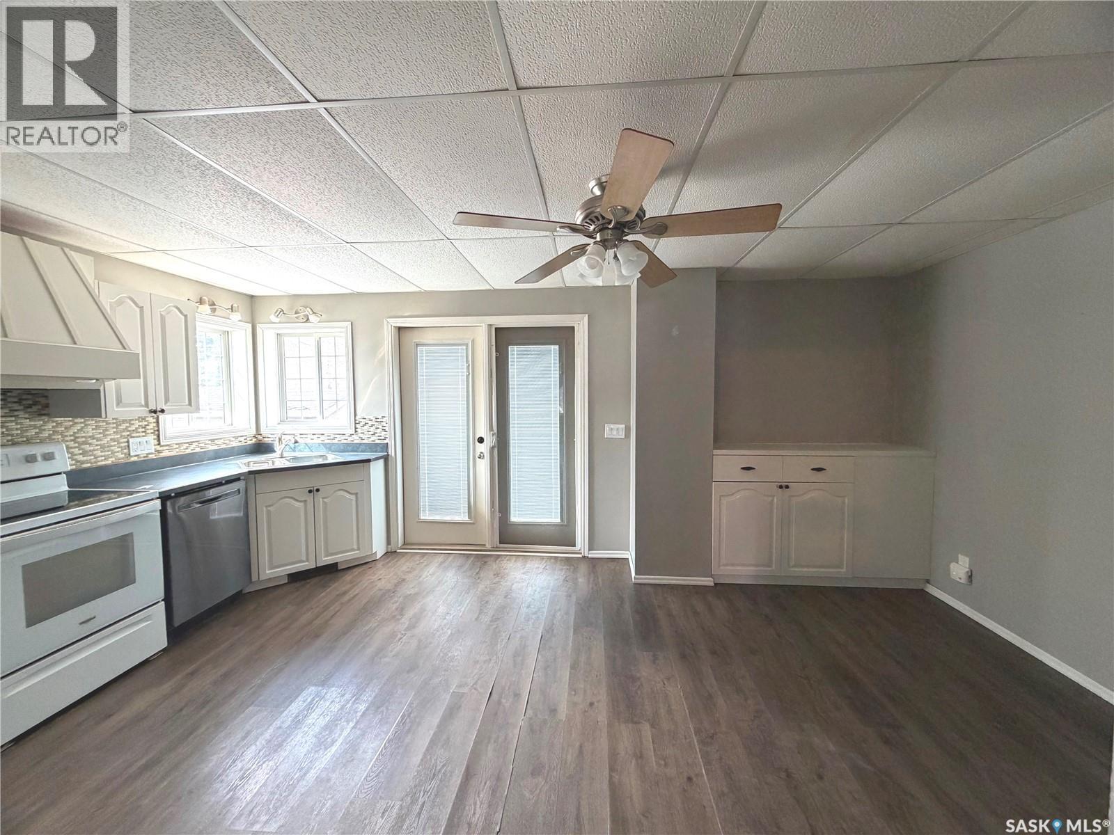 324 Main Street, Balcarres, SK - Indoor Photo Showing Kitchen