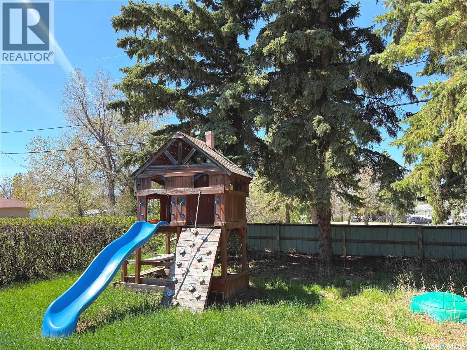 324 Main Street, Balcarres, SK - Outdoor