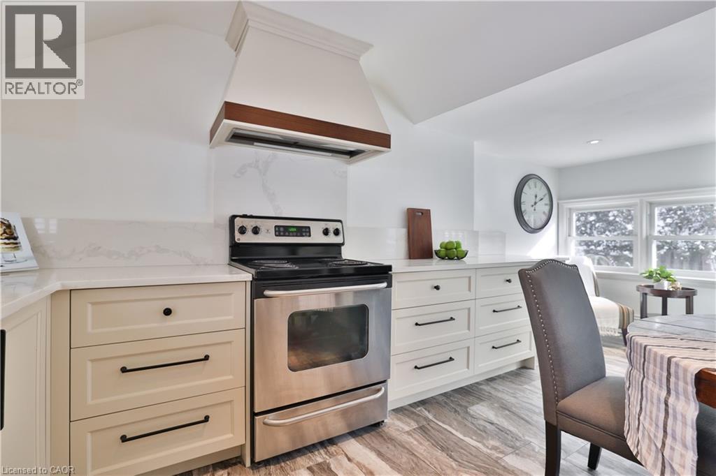 455 Nelson Avenue, Burlington, ON - Indoor Photo Showing Kitchen