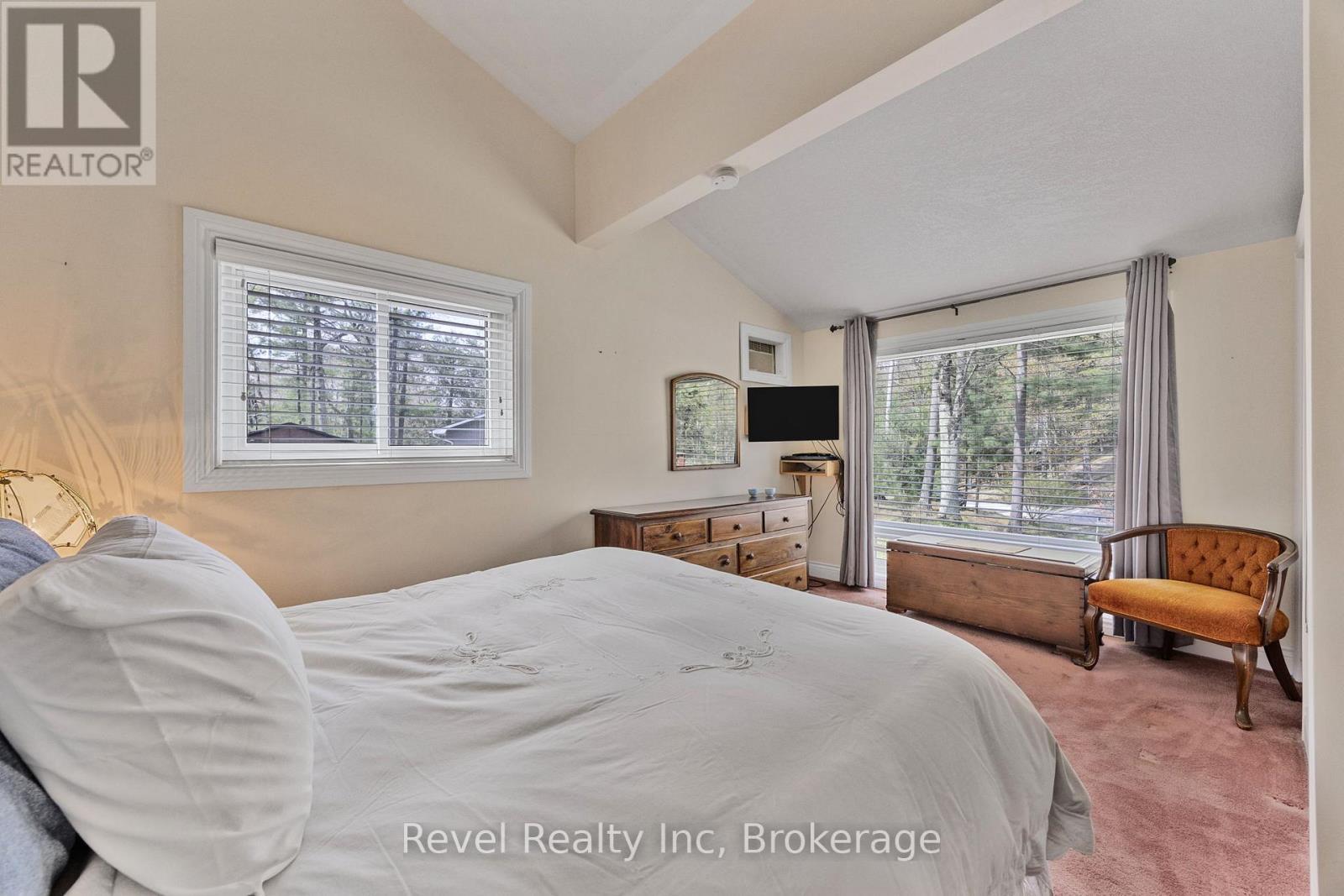 31 Desroches Trail, Tiny, ON - Indoor Photo Showing Bedroom
