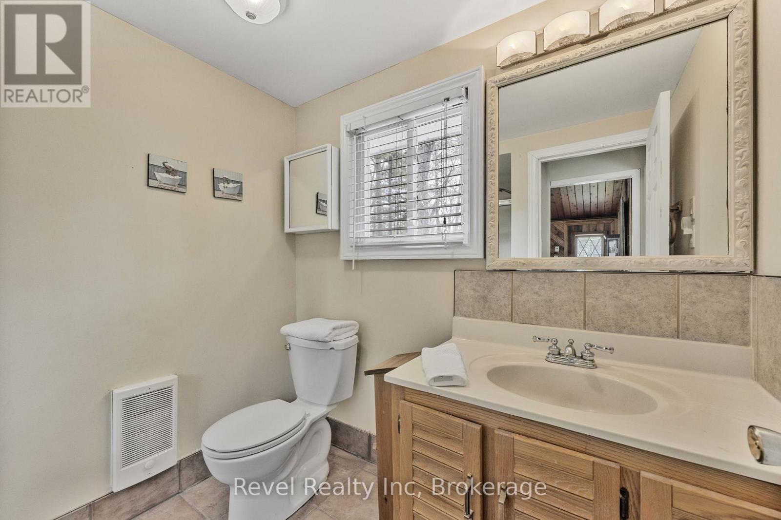 31 Desroches Trail, Tiny, ON - Indoor Photo Showing Bathroom