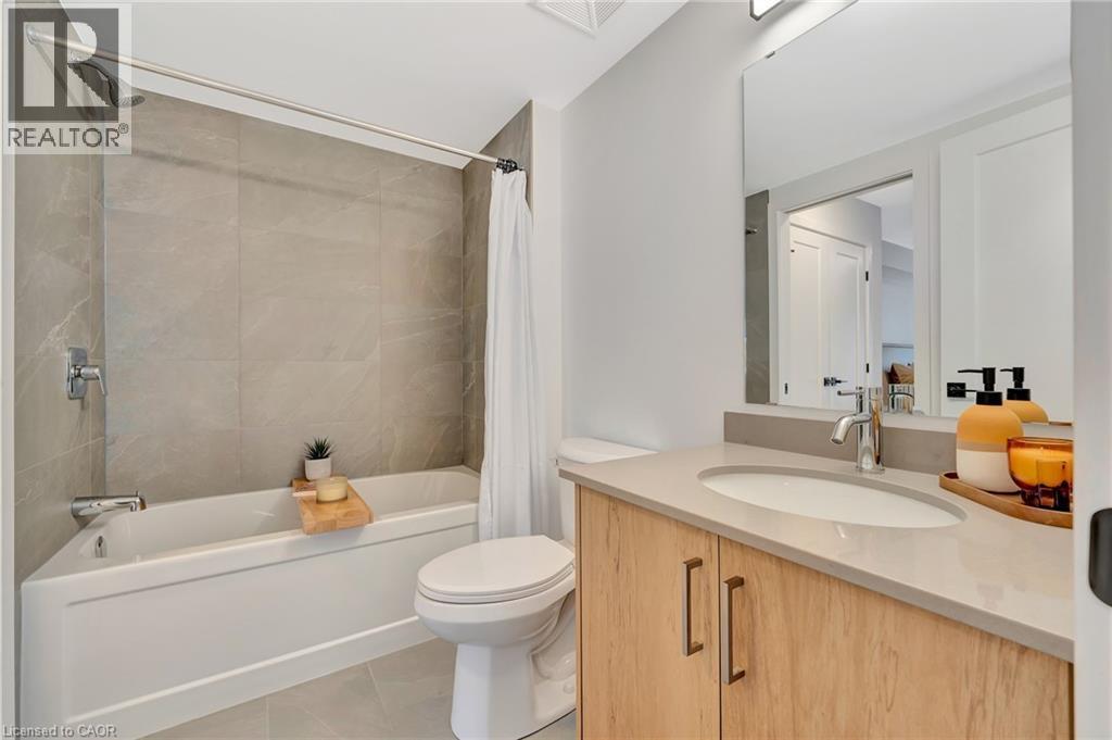 35 Mill Street, Kitchener, ON - Indoor Photo Showing Bathroom