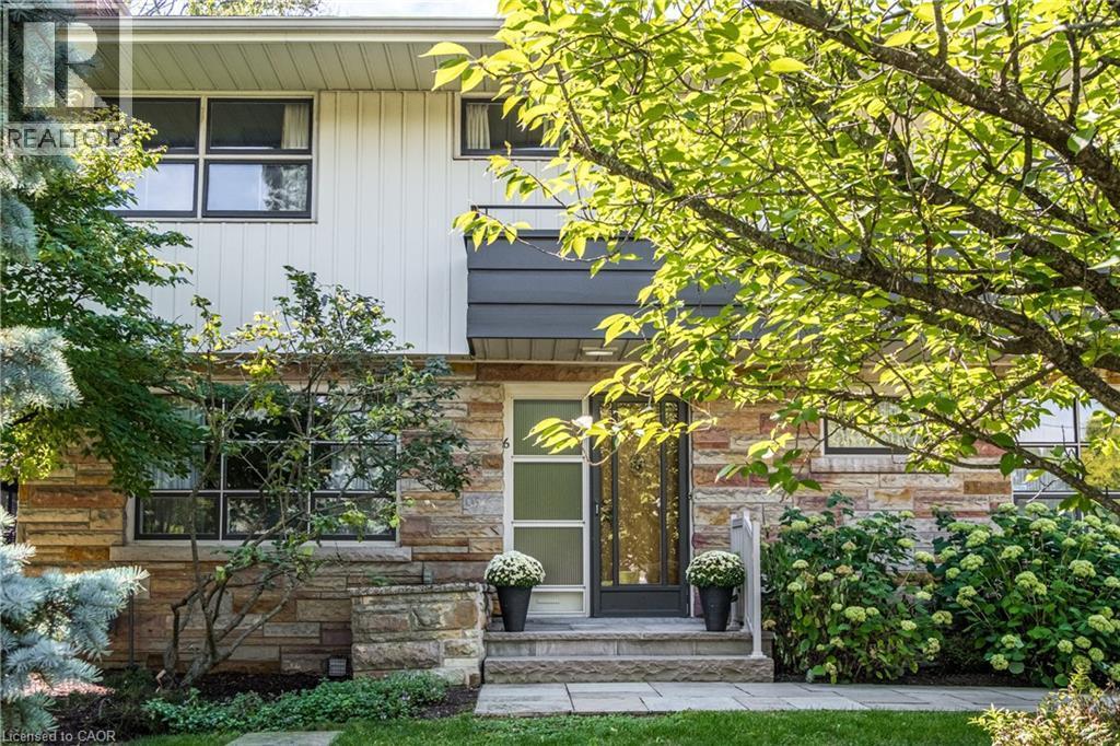 6 Freeland Court, Hamilton, ON - Outdoor