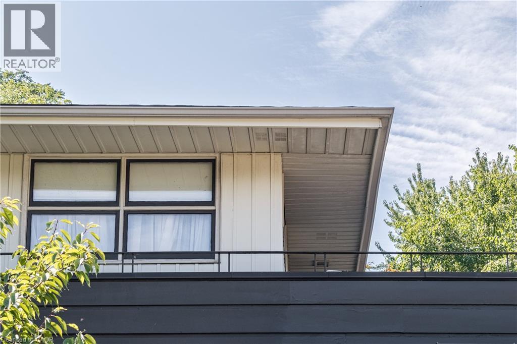 6 Freeland Court, Hamilton, ON - Outdoor