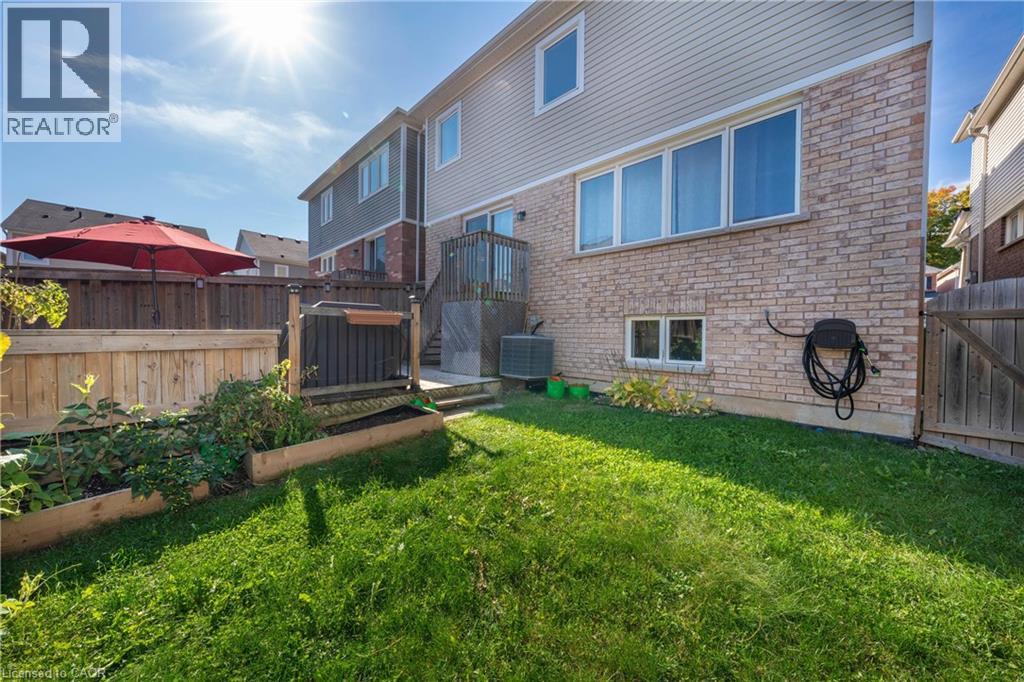 335 Falling Green Crescent, Kitchener, ON - Outdoor With Exterior