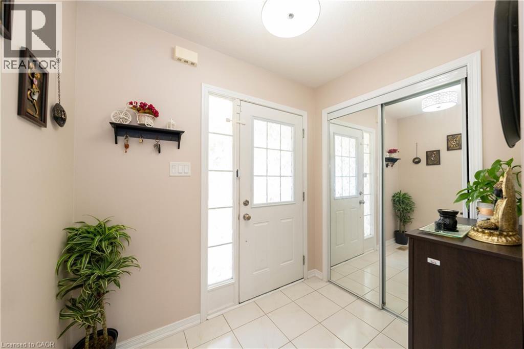 335 Falling Green Crescent, Kitchener, ON - Indoor Photo Showing Other Room