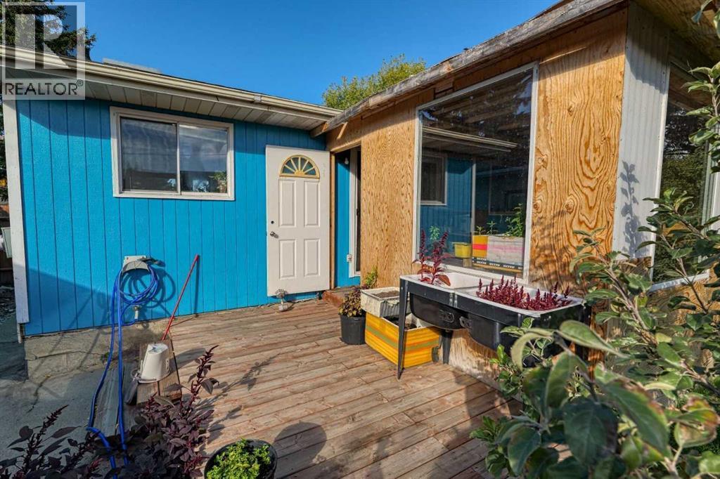 20 Falton Way Ne, Calgary, AB - Outdoor