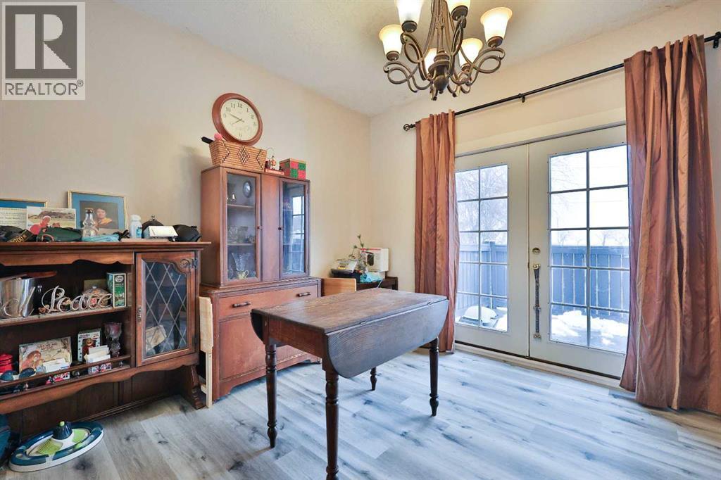 501 6 Avenue, Warner, AB - Indoor Photo Showing Office